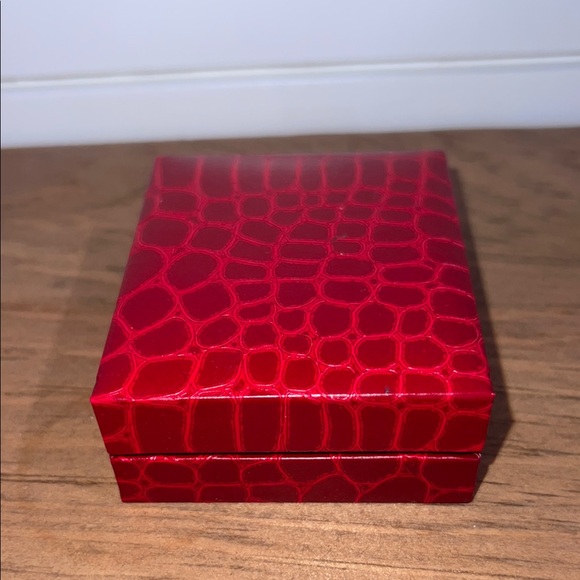 NWOT - Swarovski Silver Necklace and Earrings with Circular Pendant - Picture 4 of 6